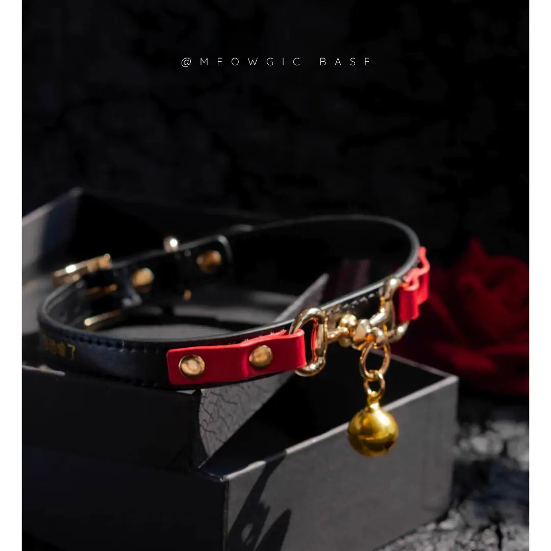 Scarlet Bell & Chain Gothic Leather Choker - Meowgicbase